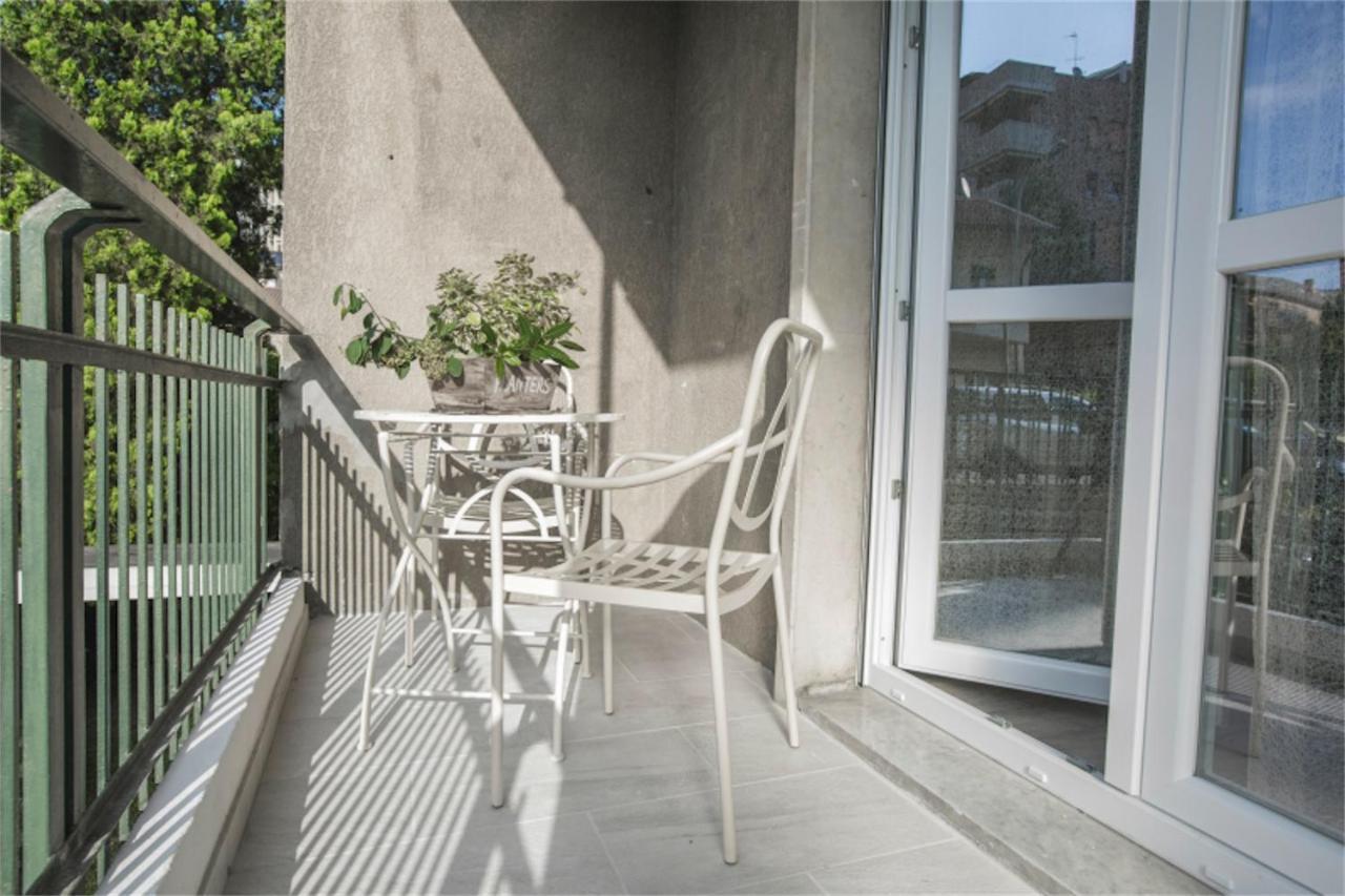 Bed and Breakfast Lilly Chic Monza Exterior foto